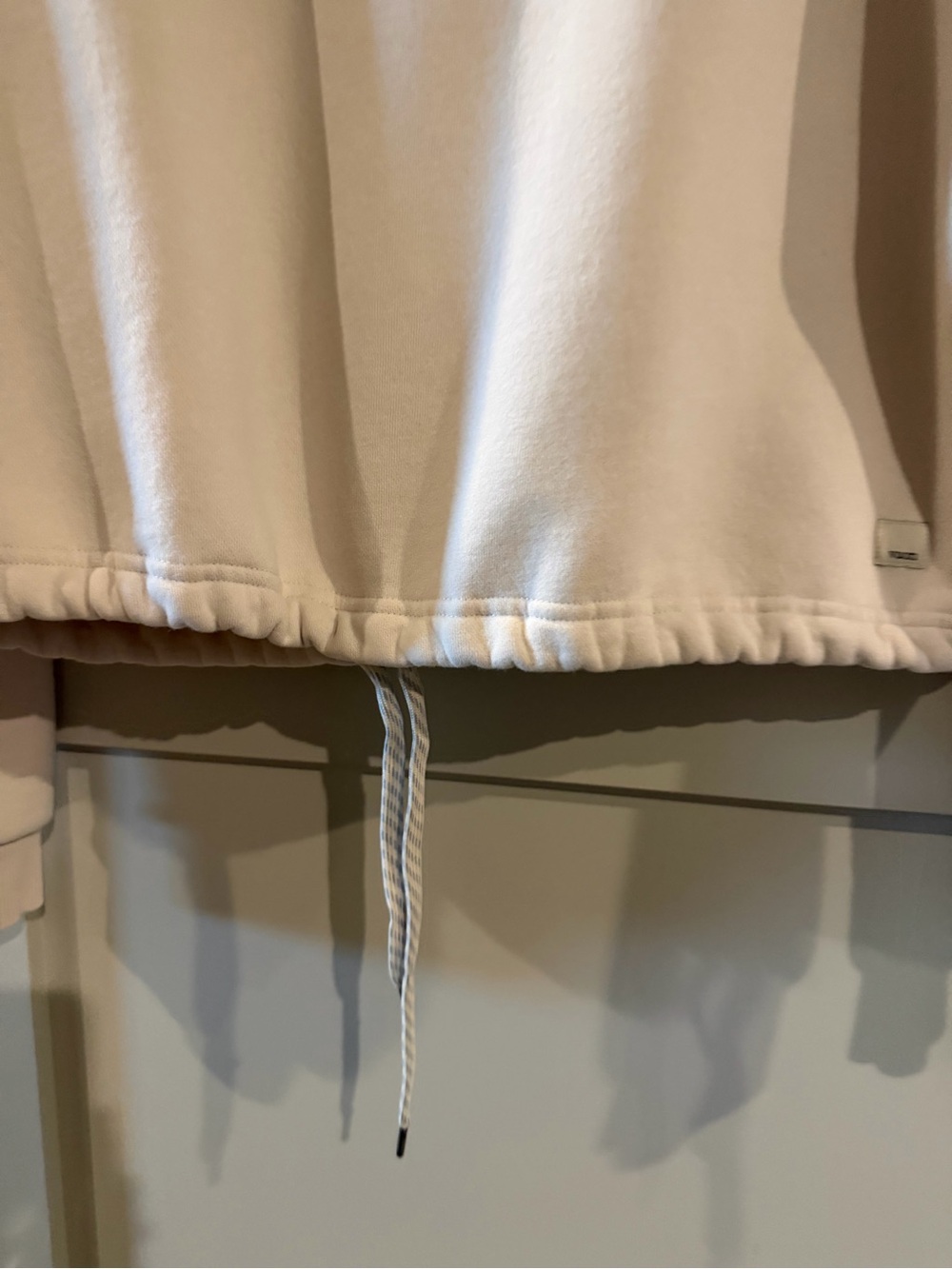Vuori Restore Crew in beautiful “Bisque” color! Women’s Small. - Picture 7 of 7